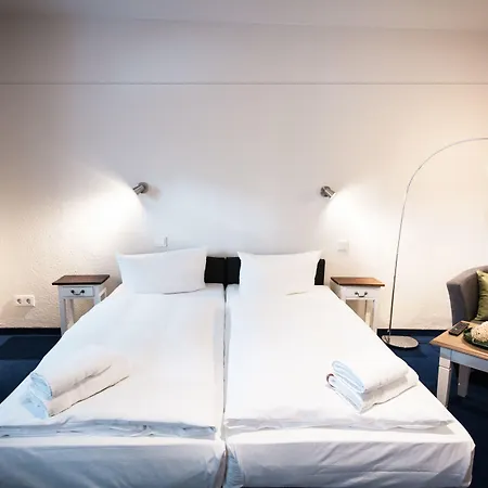 Arcade Hotel & Hostel Hamburg-2